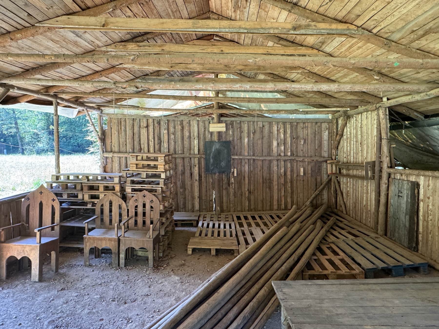 Jídelna na táborové základně